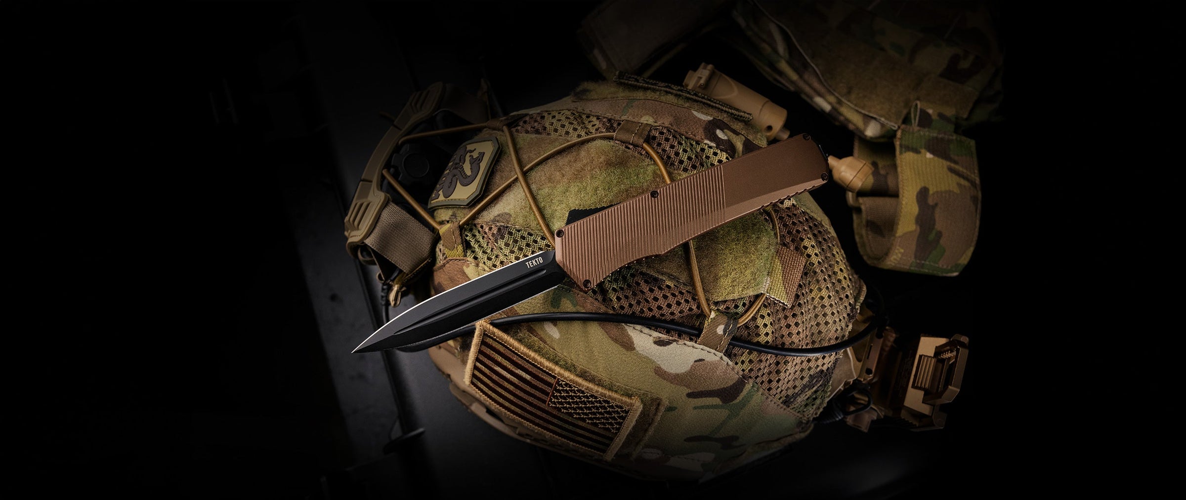 TEKTO A2 Badger OTF automatic knife with the blade extended