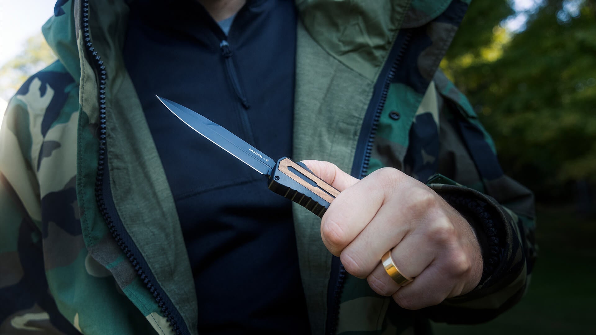 TEKTO automatic and folding knives for left-handed carry